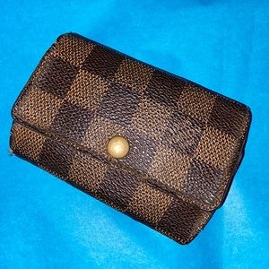 LV Damier Key Holder GUC